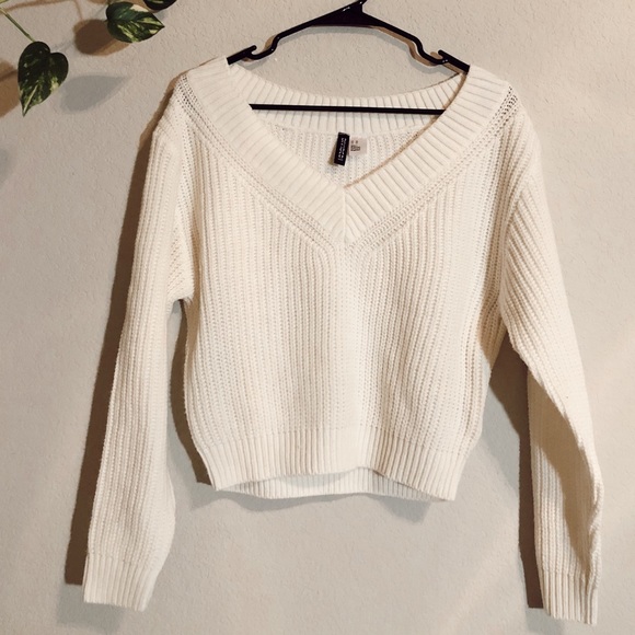 H&M White V-Neck Sweater, chunky knit - Picture 2 of 2